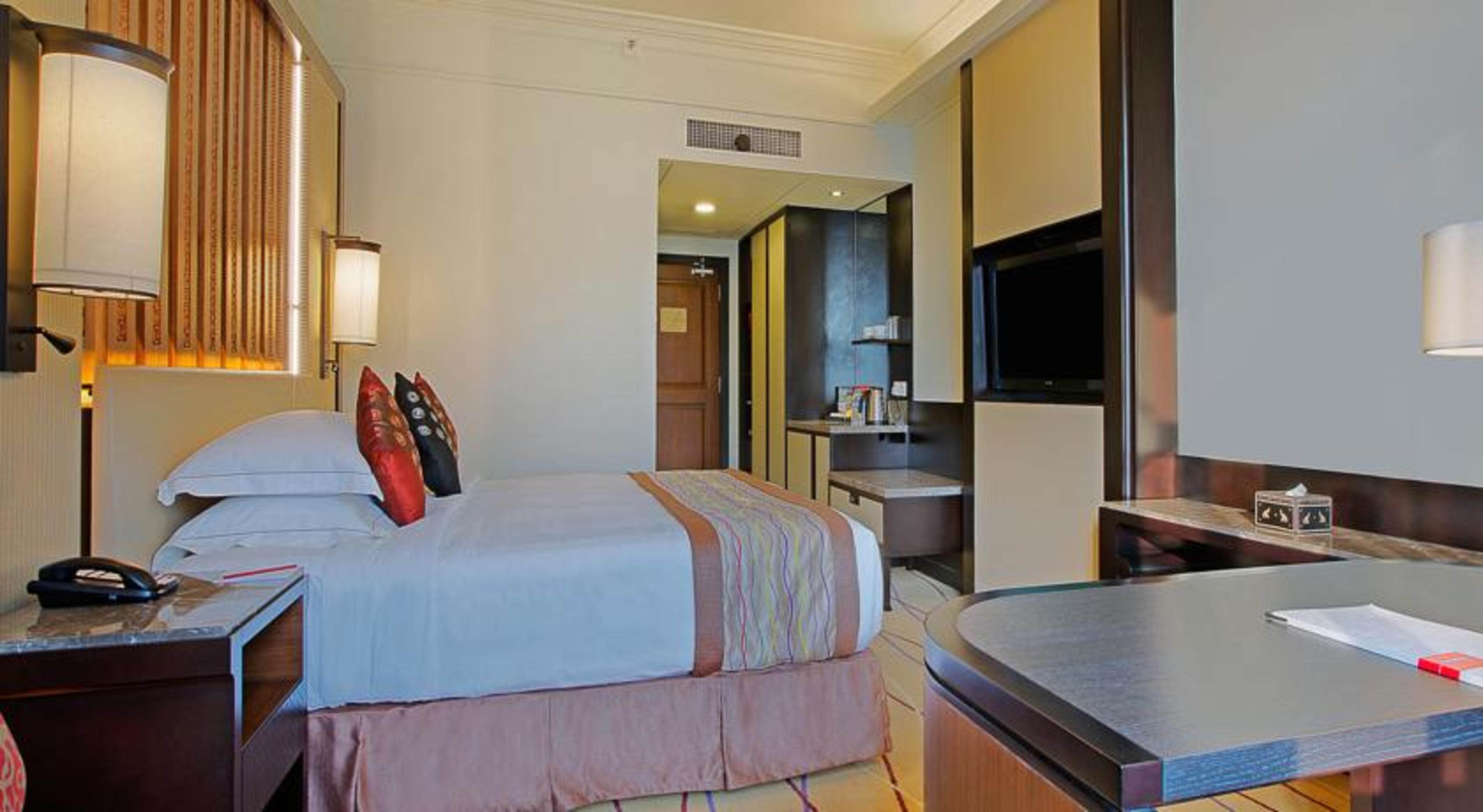 โรงแรม พาร์ครอยัล 5*